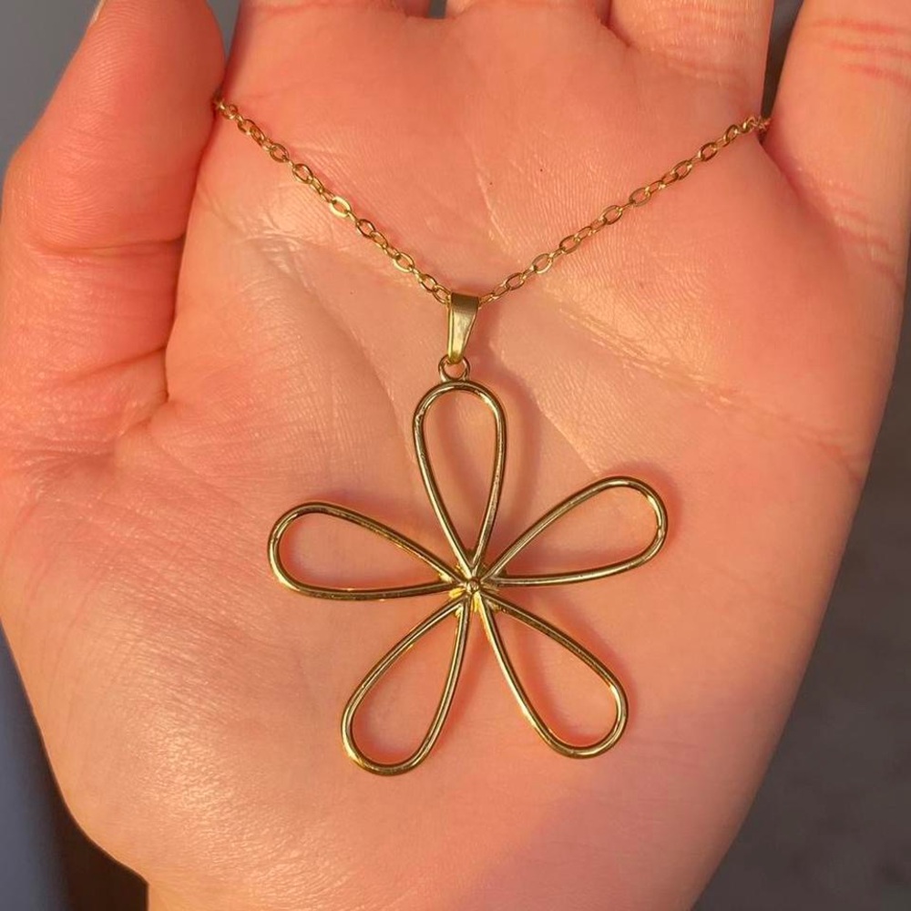 stainless steel gold flower pendant necklace!